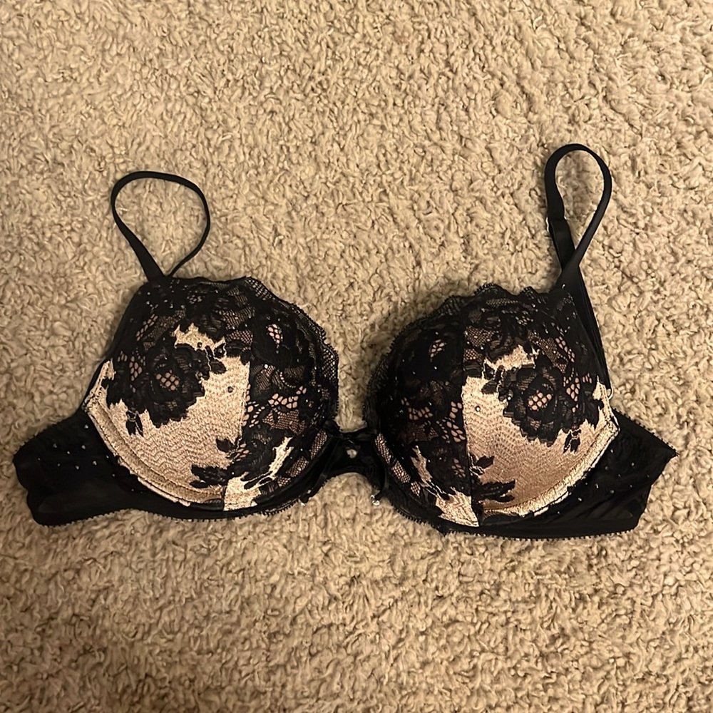Victoria Secret bombshell bra